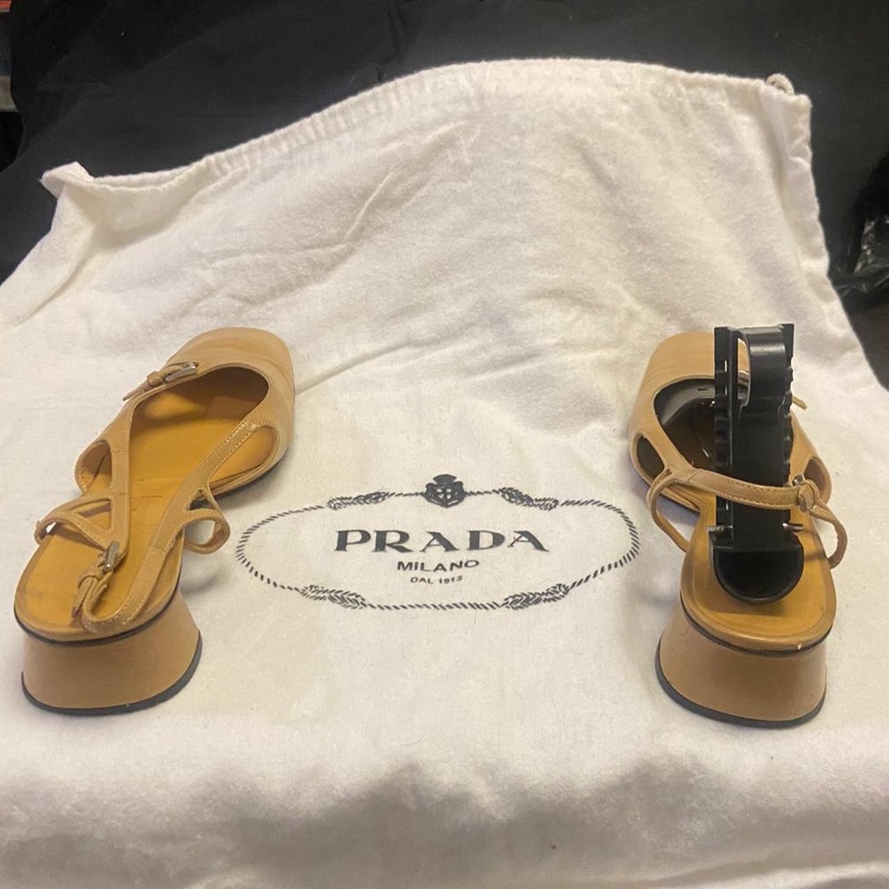 Prada cream sandals - Picture 6 of 7